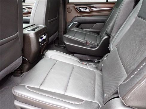 Used 2021 GMC Yukon Denali w/ Denali Ultimate Package AWD/4WD image 10