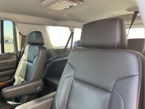 Used 2019 Chevrolet Suburban Premier image 11