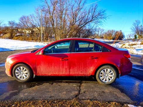 Used 2011 Chevrolet Cruze LT image 6