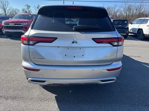 Used 2024 Mitsubishi Outlander SE image 4