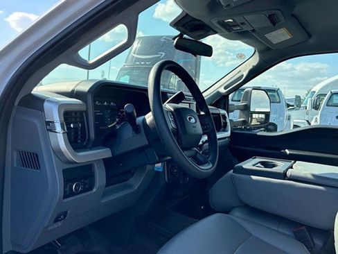 New 2024 Ford F550 4x4 SuperCab Super Duty image 13
