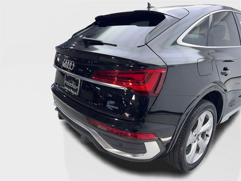 Used 2023 Audi Q5 2.0T Premium image 18