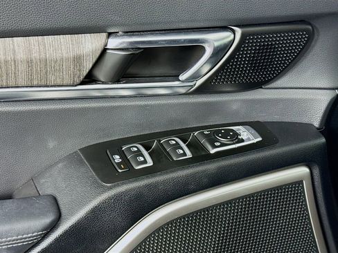 Used 2024 Kia Telluride EX w/ EX Captain's Chair Package image 20