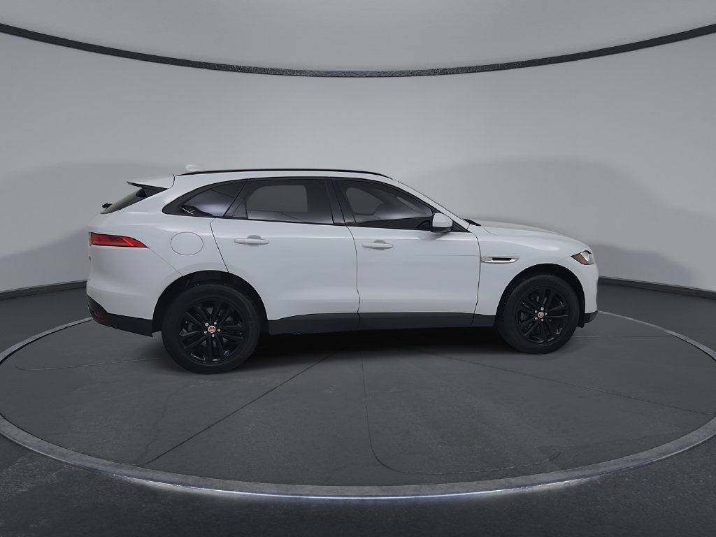 Used 2018 Jaguar F-PACE Premium AWD/4WD image 17