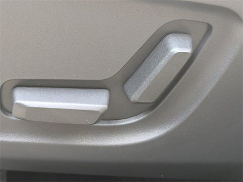 New 2026 Volvo XC40 B5 Plus w/ Protection Package Premier image 21