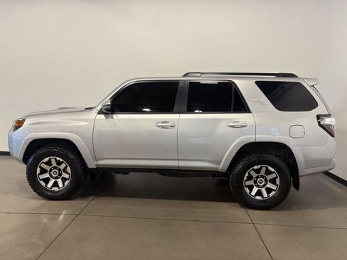 Used 2023 Toyota 4Runner TRD Off-Road Premium AWD/4WD image 6