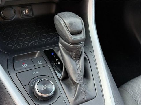 Used 2025 Toyota RAV4 XLE image 22