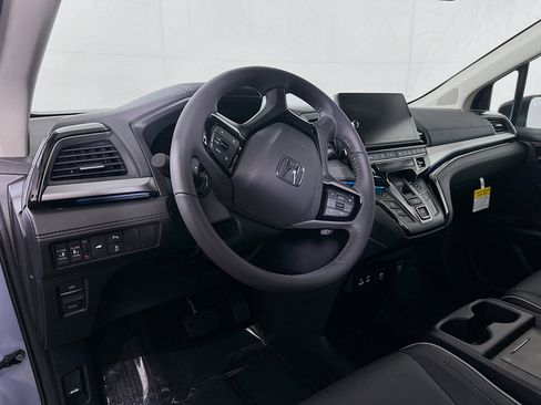 New 2026 Honda Odyssey Touring image 9