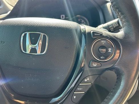 Used 2016 Honda Pilot Touring image 23
