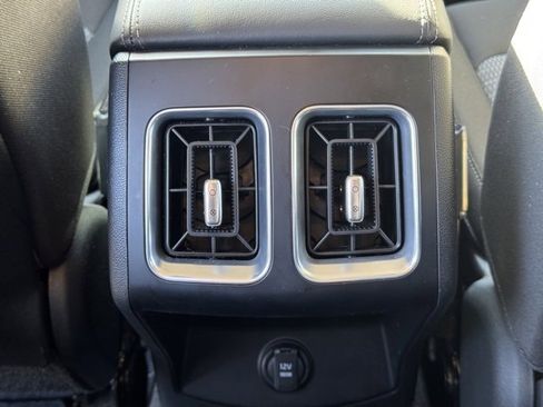 Certified 2025 Kia Sorento LX image 15