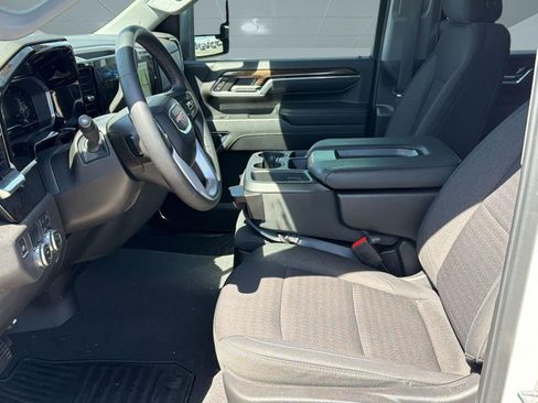 Used 2024 GMC Sierra 2500 SLE w/ SLE Value Package; image 5
