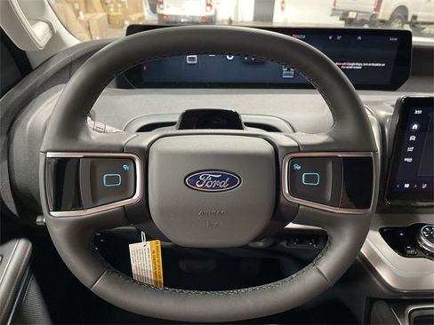 New 2025 Ford Expedition Active image 15