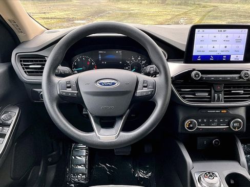 Used 2020 Ford Escape SE image 7