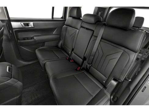 Used 2025 Hyundai Santa Fe SEL FWD image 8