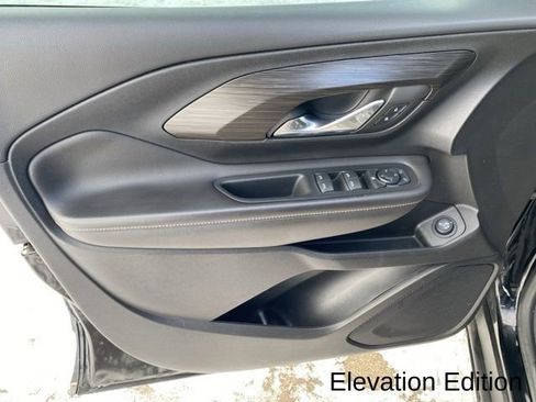 Used 2022 GMC Terrain SLE w/ Driver Convenience Package image 25