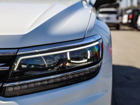 Used 2019 Volkswagen Tiguan SEL Premium AWD/4WD image 10