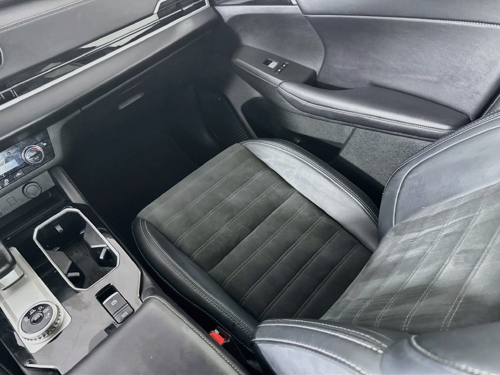 Used 2025 Mitsubishi Outlander SE FWD image 25