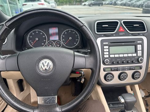 Used 2009 Volkswagen Eos Komfort FWD image 17