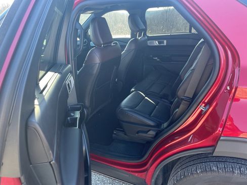 Used 2023 Ford Explorer Platinum w/ Technology Package image 10