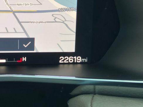 Certified 2025 GMC Canyon Denali image 18