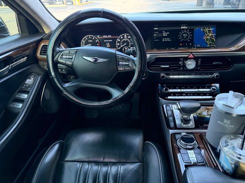 Used 2017 Genesis G90 3.3T Premium RWD image 11