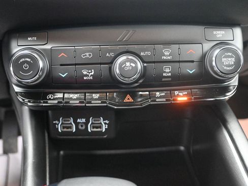 Used 2022 Dodge Durango SXT w/ Anodized Platinum Package image 26