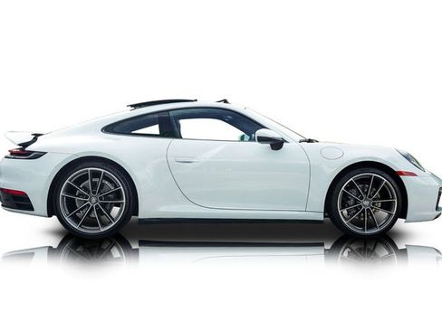 Used 2020 Porsche 911 Carrera RWD image 2