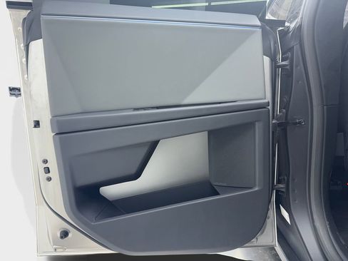 Used 2025 Tesla Cybertruck AWD Crew Cab image 32