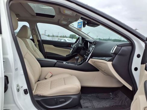 Used 2023 Nissan Maxima Platinum FWD image 28