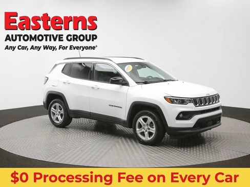Used 2024 Jeep Compass Latitude AWD/4WD image 48