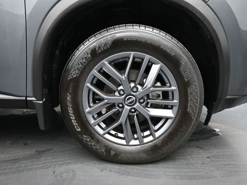 Used 2023 Nissan Rogue S image 10