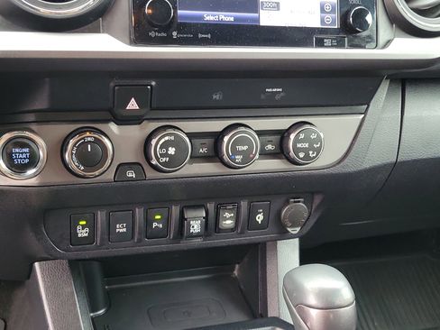 Used 2019 Toyota Tacoma TRD Off-Road w/ Technology Package image 33