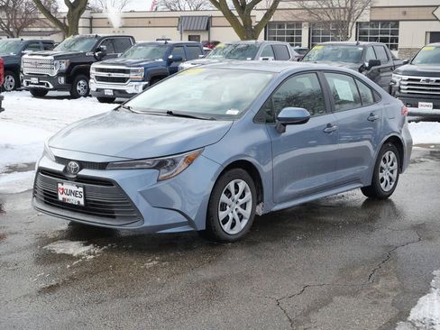 Used 2024 Toyota Corolla LE image 4