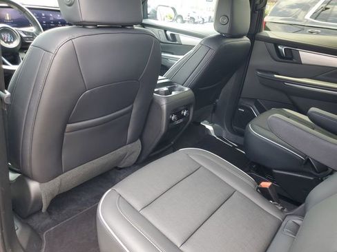 Used 2025 Buick Enclave Preferred w/ Trailering Package, 5000 lbs. FWD image 22