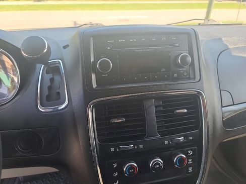 Used 2013 RAM C/V Tradesman image 15