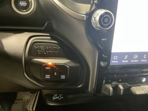 Used 2026 RAM 2500 Big Horn AWD/4WD image 17
