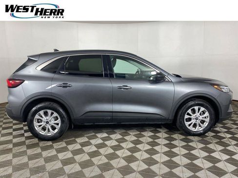 Used 2023 Ford Escape Active AWD/4WD image 24