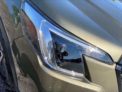 Certified 2023 Subaru Forester Premium AWD/4WD image 32