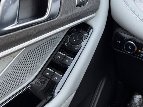 Used 2025 Ford Explorer Platinum w/ LUX Leather Package image 34