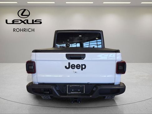 Used 2020 Jeep Gladiator Overland image 7