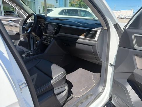 Used 2023 Volkswagen Atlas SE w/ Panoramic Sunroof Package AWD/4WD image 17