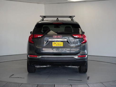 Used 2018 GMC Terrain SLT w/ Infotainment Package II AWD/4WD image 6