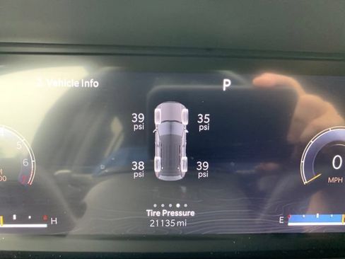 Used 2023 Jeep Grand Cherokee Limited AWD/4WD image 25