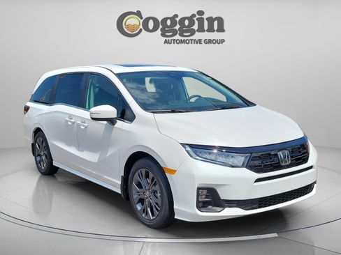 New 2026 Honda Odyssey Touring image 7