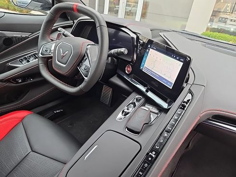 Used 2024 Chevrolet Corvette Stingray Premium Conv w/ Z51 Performance Package image 11