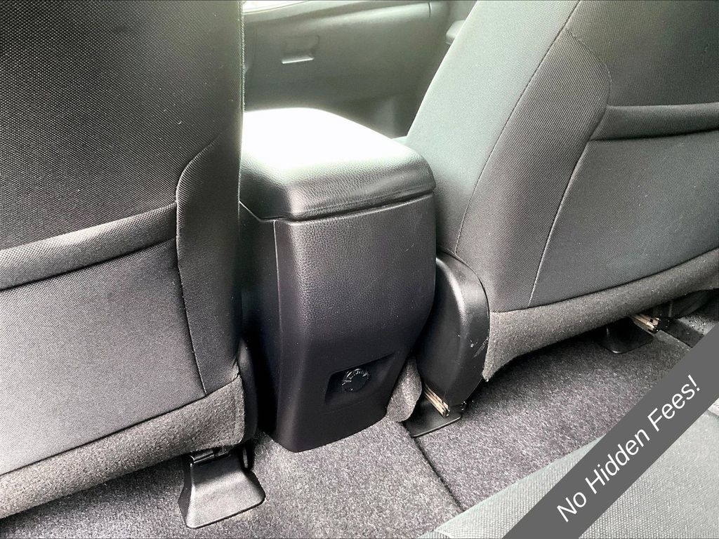 Used 2016 Toyota RAV4 LE AWD/4WD image 25