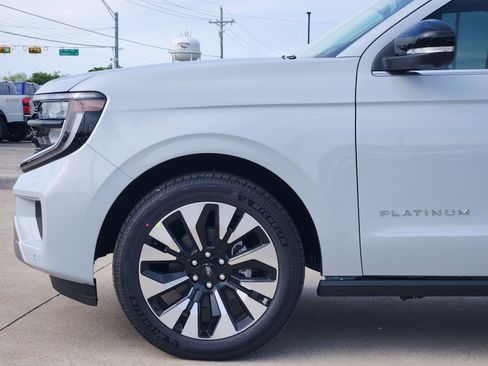 New 2026 Ford Expedition Platinum AWD/4WD image 9