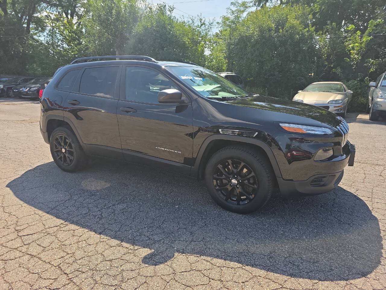 Used 2017 Jeep Cherokee Sport AWD/4WD image 6