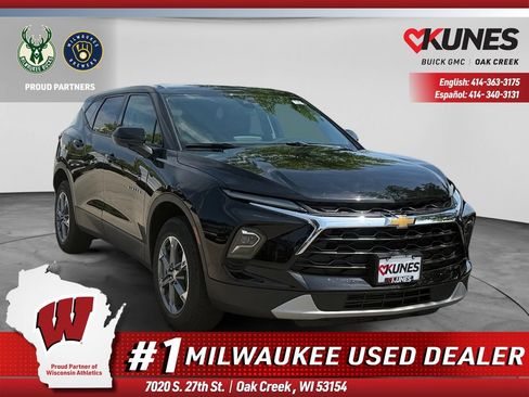 Used 2025 Chevrolet Blazer LT FWD image 1
