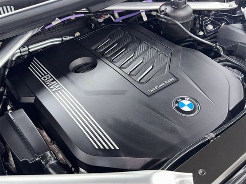 Used 2022 BMW X6 xDrive40i w/ M Sport Package image 58